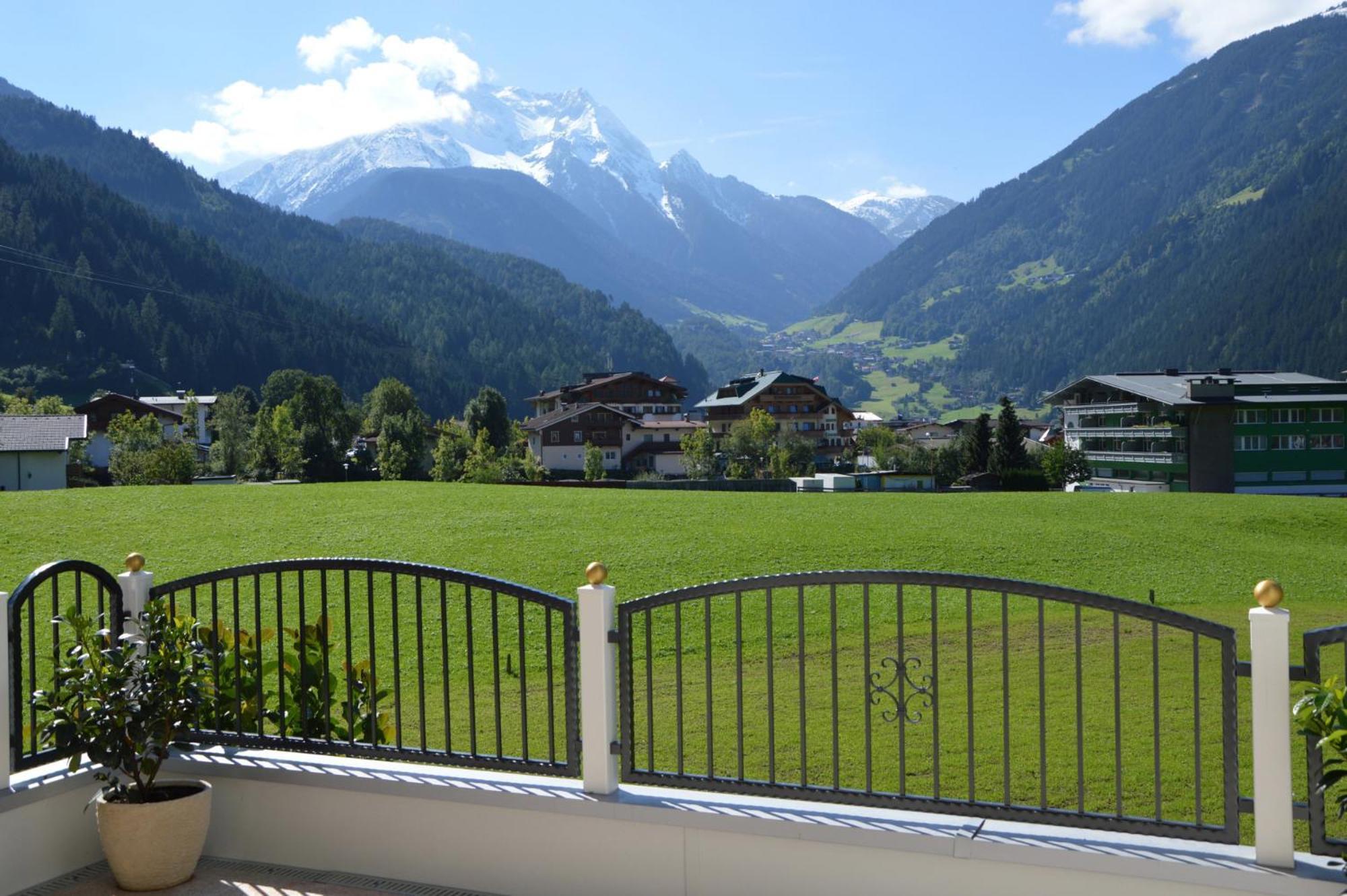 Apparthotel Koenig Mayrhofen Exterior photo